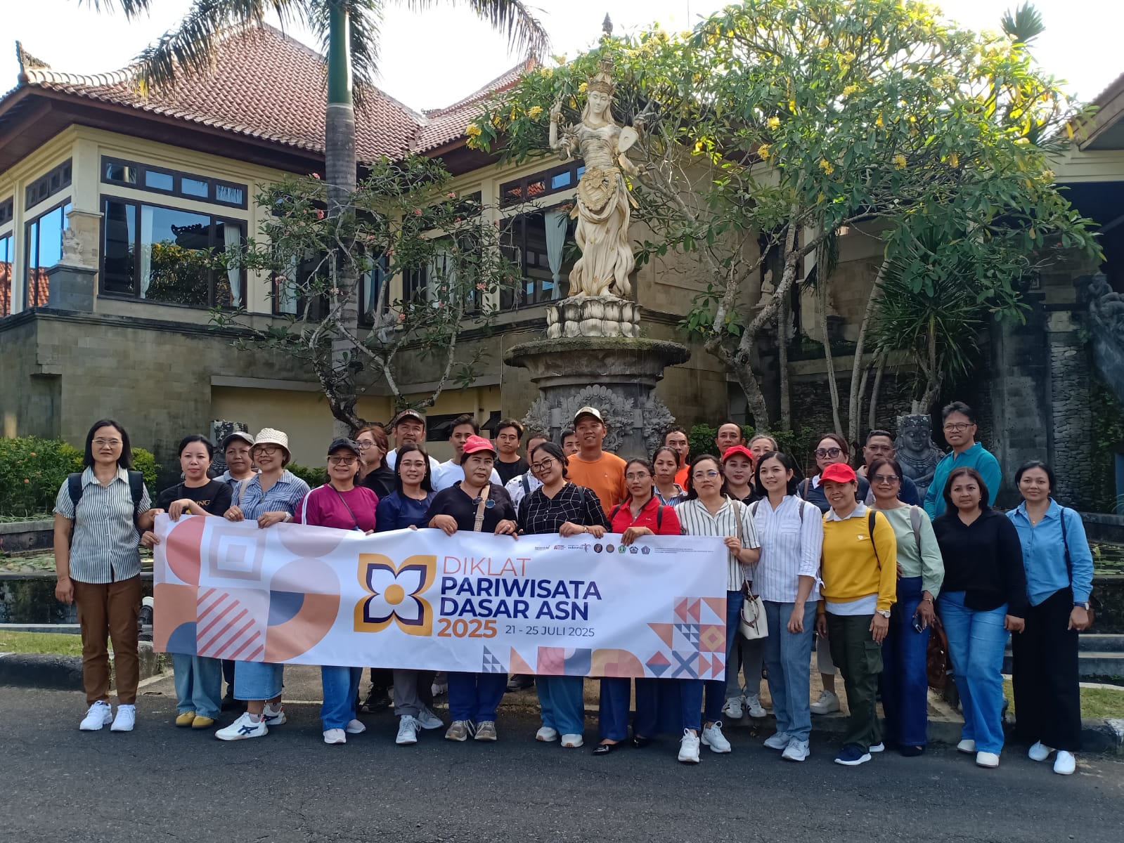 ASN Dinas Pariwisata Ikuti Diklat Pariwisata Dasar 2025 di Poltekpar Bali