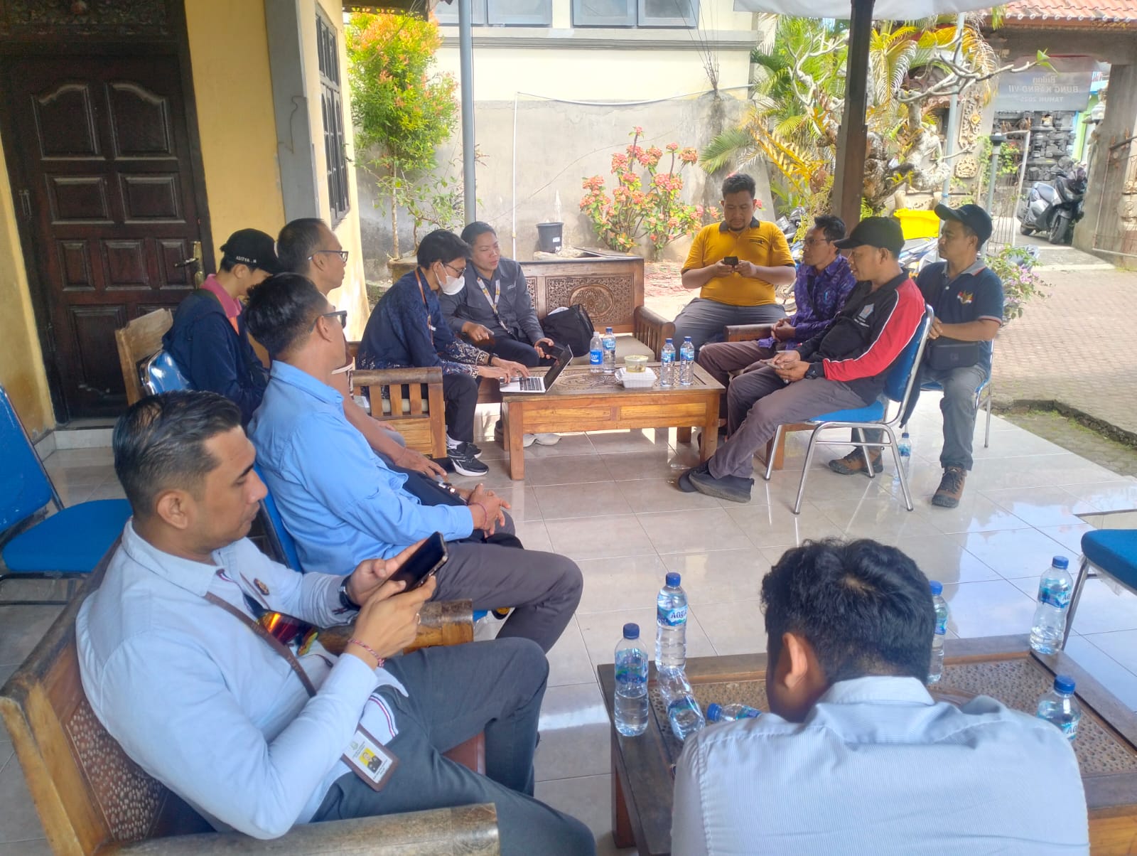 Rapat Penyusunan Berita Acara Digelar di Kantor Perbekel Desa Bunga Mekar