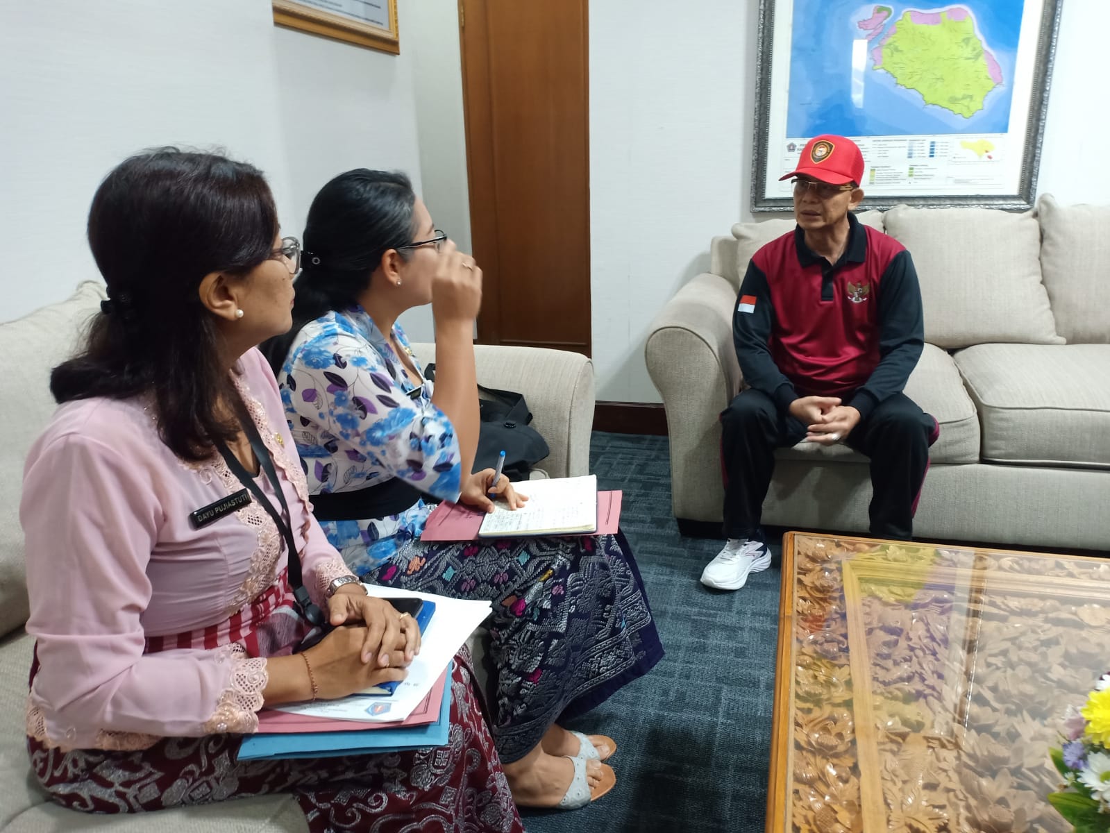 KEPALA DINAS PARIWISATA KLUNGKUNG MELAKUKAN AUDIENSI BERSAMA BUPATI DAN WAKIL BUPATI KLUNGKUNG TERKAIT PERSIAPAN FESTIVAL-FESTIVAL UNGGULAN DAERAH