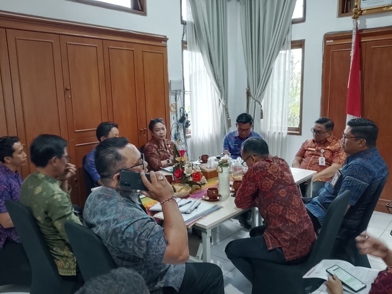 Kepala Dinas Pariwisata Hadiri Rapat Percepatan Proses Clean and Clear Lahan untuk Pembangunan Jalur Setapak di Pantai Kelingking