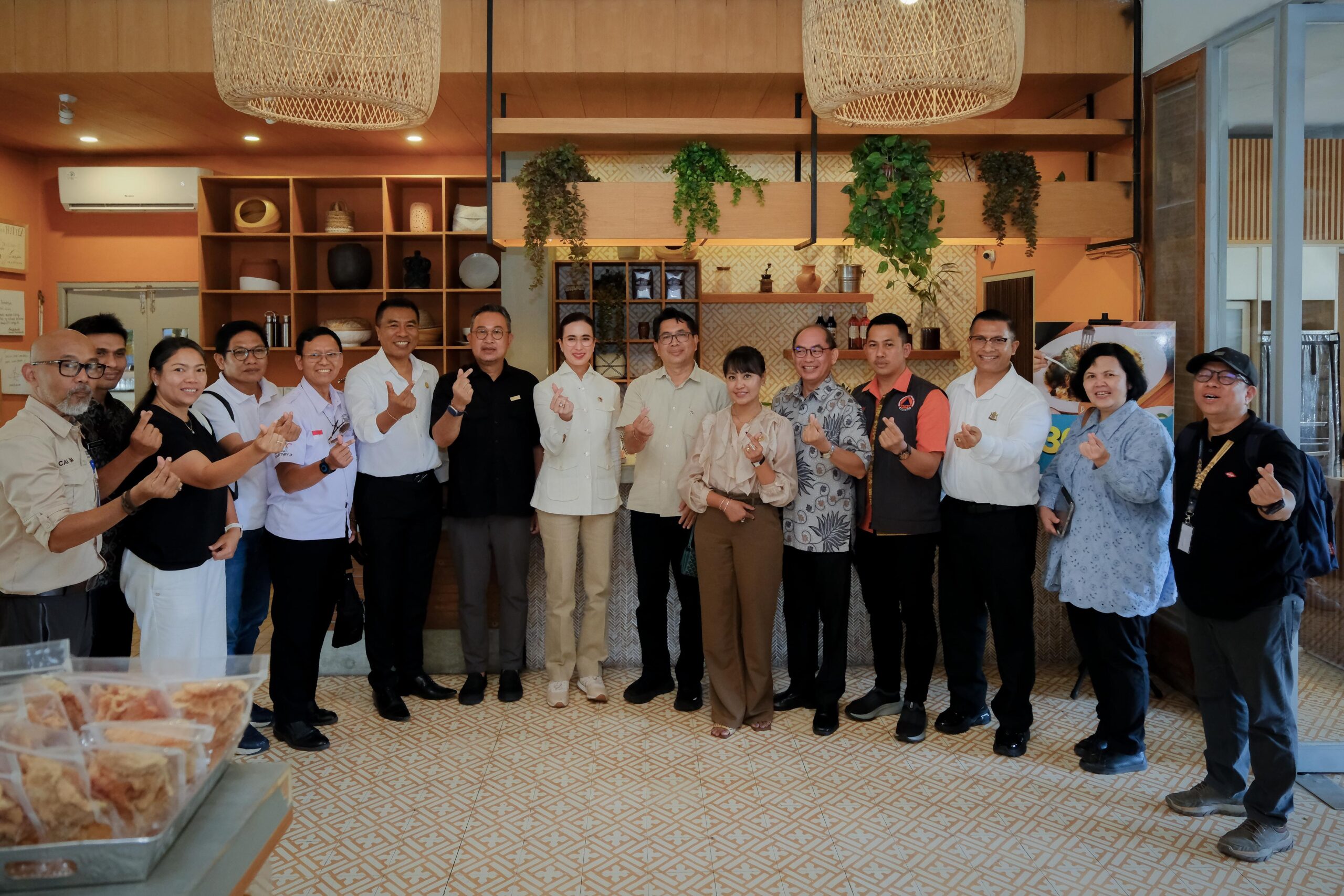 Kepala Dinas Pariwisata Hadiri Diskusi Bersama Menteri Pariwisata dan Pelaku Industri
